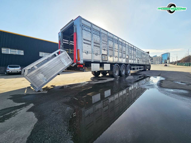 Отгрузка 2-го полуприцепа скотовоза Тонар 9887 в г. Реутов